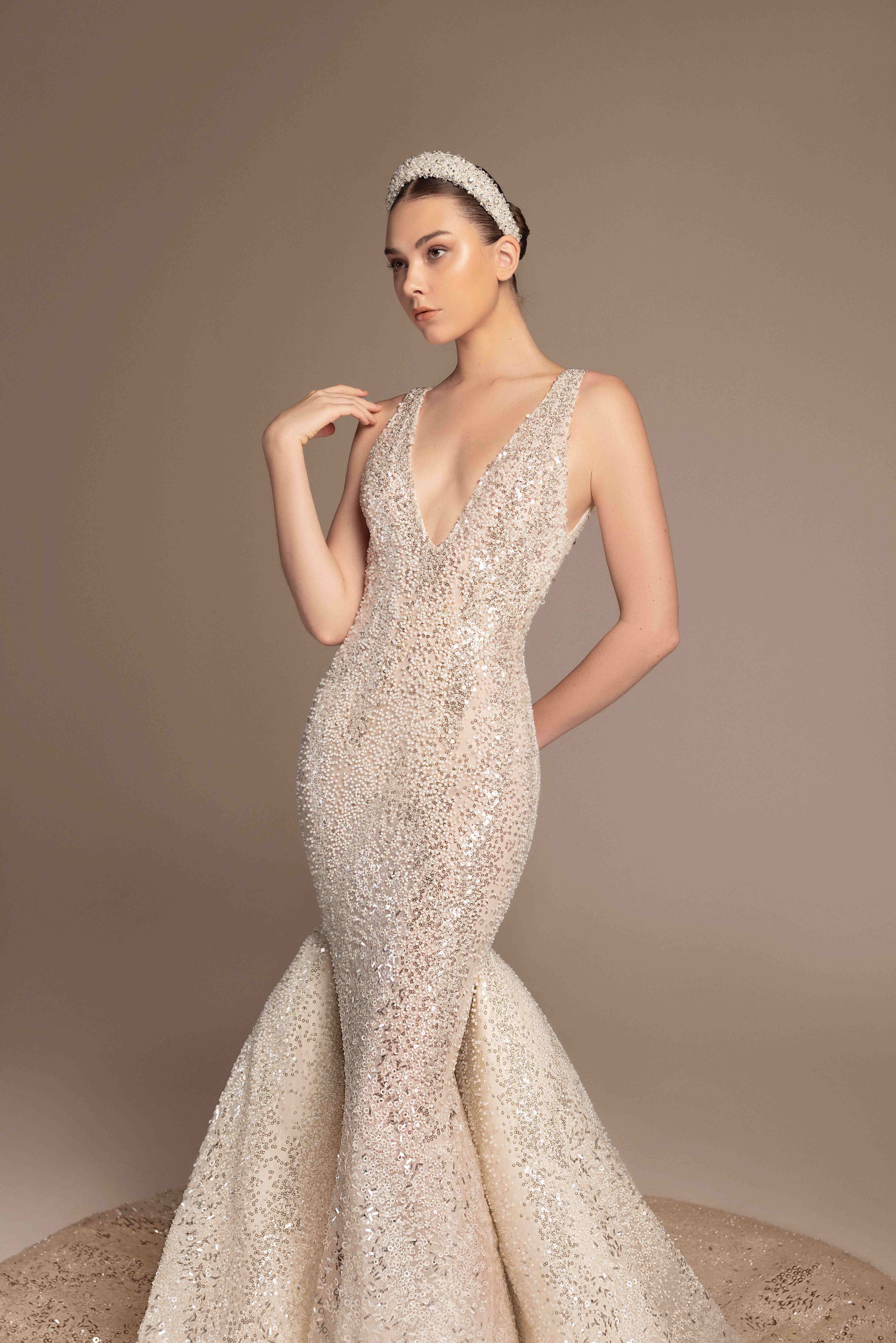 TONY-WARD-LA-MARIEE-FALL-2025-CLOSE-UP-11-WHITE SWAN